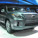 Lexus LX570 Gets New Lexus Nose and Extra Tech