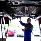 Women Pay More for Auto Repairs but More Likely to Get Discounts