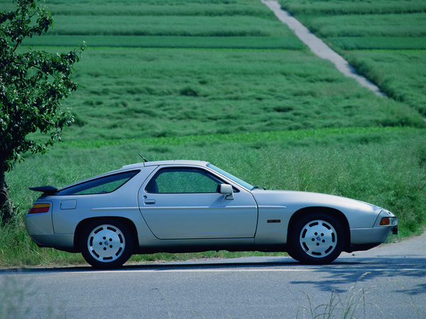 Porsche 928 S4