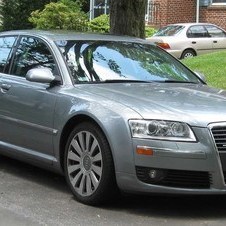 Audi A8 4.2 FSI quattro