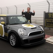 MINI E Race runs in Nürburgring