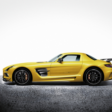 Le SLS AMG Coupé Black Series peut être optimisé avec l’ajout du pack aérodynamique AMG optionnel. 