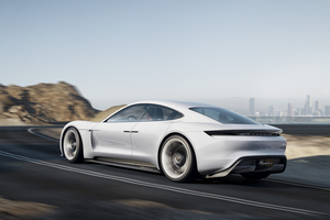 The Mission E allows its use in everyday life thanks to an announced range of 500km on a single charge