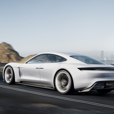 The Mission E allows its use in everyday life thanks to an announced range of 500km on a single charge