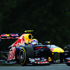 Button Wins a Rainy Race in Hungary