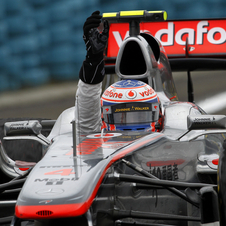 Button Wins a Rainy Race in Hungary