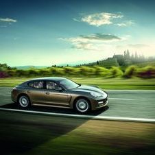 Porsche chooses Beijing to present new Panamera and Panamera 4