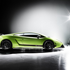 Lamborghini presents new Gallardo LP 570-4 Superleggera