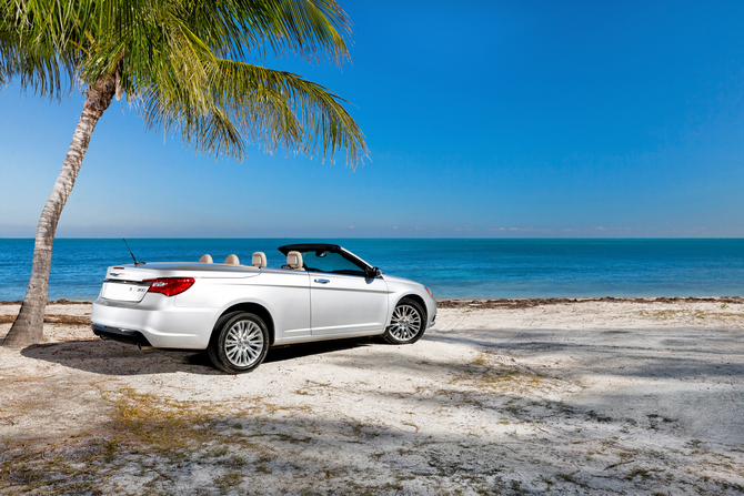 Chrysler launches the 2011 200 Convertible 