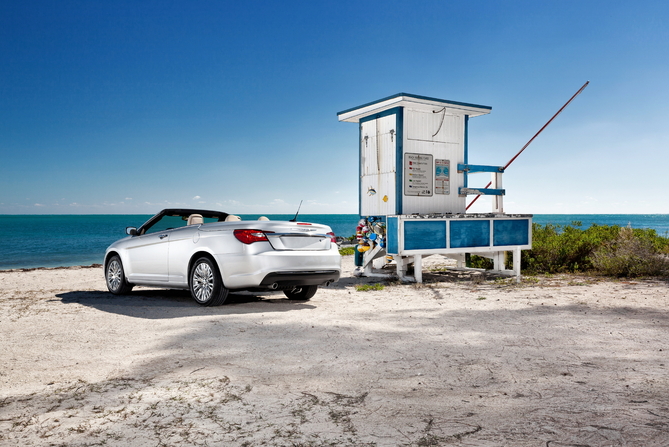 Chrysler launches the 2011 200 Convertible 