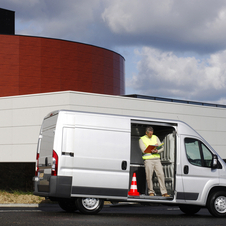 Peugeot Boxer 330 L1H2 2.2 HDi CVM6