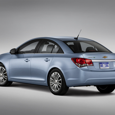 Better fuel economy and more equipment for 2012 Cruze