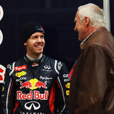 Stirling Moss Describes Vettel as 'Modern Fangio'