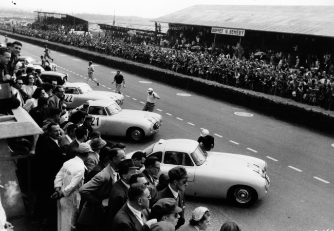 Il y a 60 ans, la Mercedes-Benz 300 SL connaissait un triomphe exceptionnel aux 24 Heures du Mans