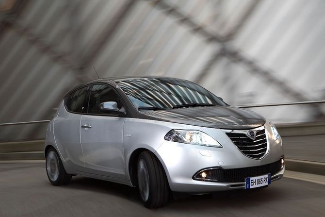 Lancia Ypsilon 1.2 8v Platino