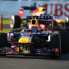 O ataque da Red Bull chegou no final da corrida, mas foi suficiente para uma dobradinha