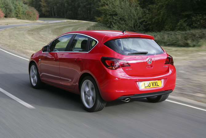 Vauxhall Astra Hatchback 1.4 100hp Exclusiv