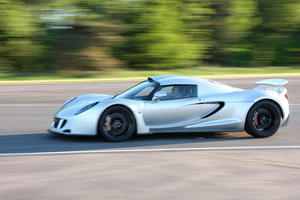 Video of the 1200hp Hennessey Venom GT as Driven by Jay Leno