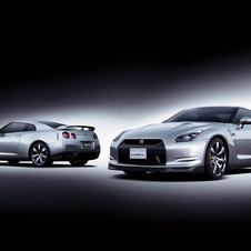 Nissan introduces the new Nissan GT-R