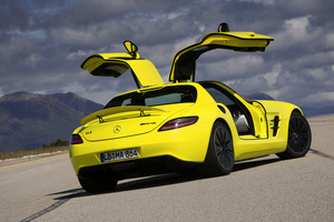 Mercedes-Benz announces SLS AMG E-CELL series production