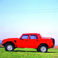 Lamborghini LM002