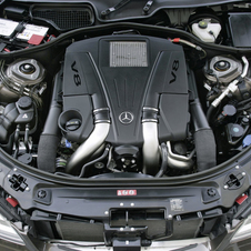 Mercedes-Benz presents new V8 and V6 engines