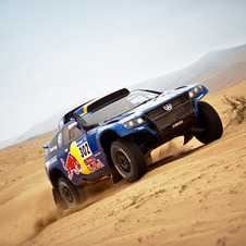 Sainz gains time on Al-Attiyah