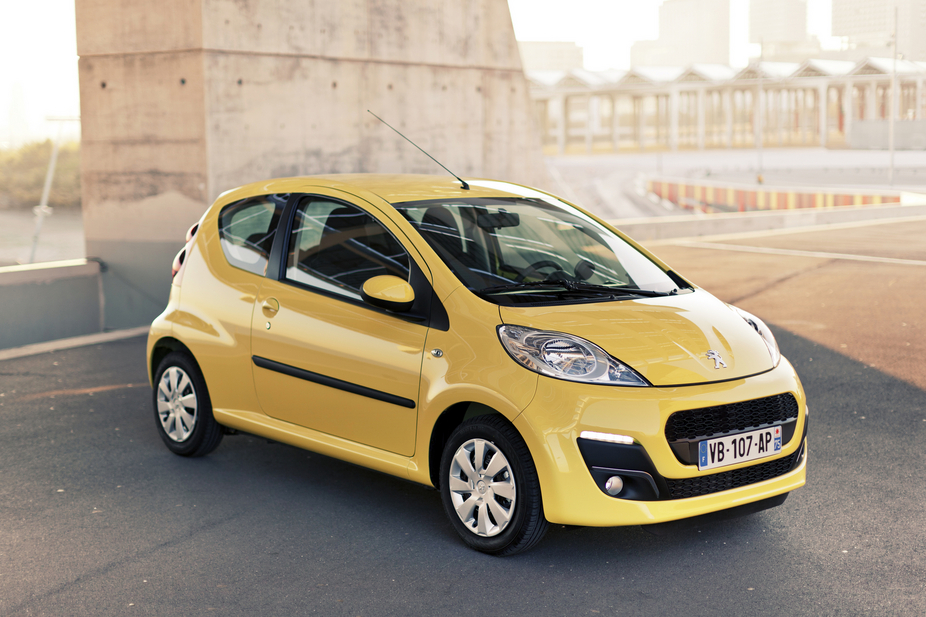 Renewed Peugeot 107 Has Daytime Running LEDs and Better Emissions