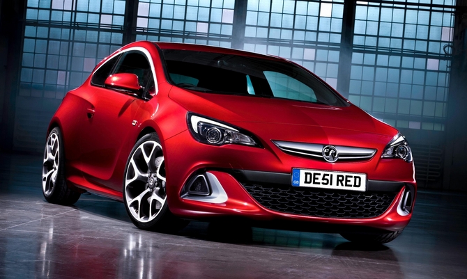 Vauxhall Astra VXR Packs 280PS and 155mpg Top Speed