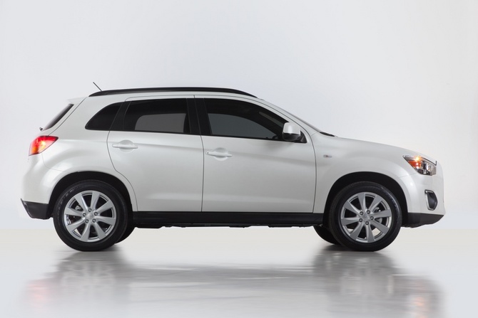 Mitsubishi Outlander Sport Gets Revised for 2013