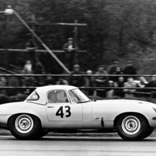 The initial goal of the project that started in 1963 was to produce a dozen and a half special versions of competition for the GT category