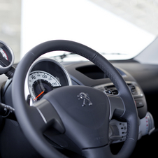 Renewed Peugeot 107 Has Daytime Running LEDs and Better Emissions