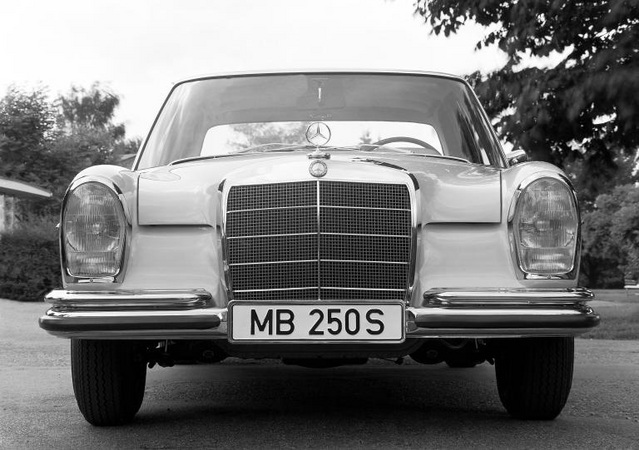 Mercedes-Benz 250 S