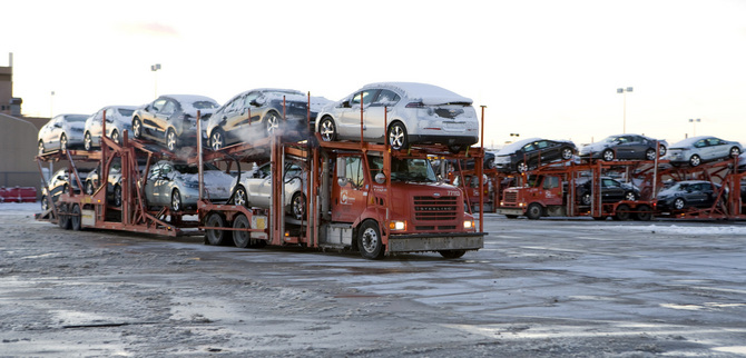 First Chevrolet Volts heading to the dealers