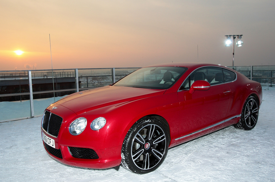 New Bentley Continental V8 Helicoptered into Munich