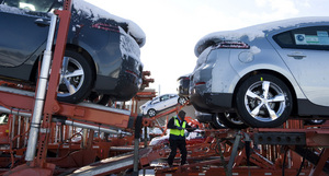 First Chevrolet Volts heading to the dealers