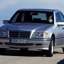 Mercedes-Benz C 200 KOMPRESSOR AT