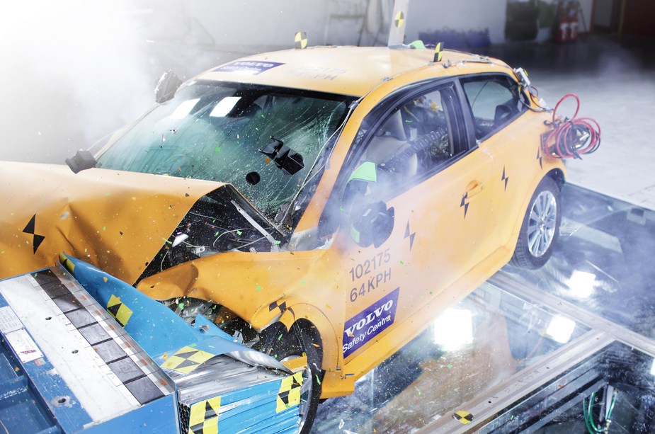 Volvo displays crash-tested C30 Electric in Detroit