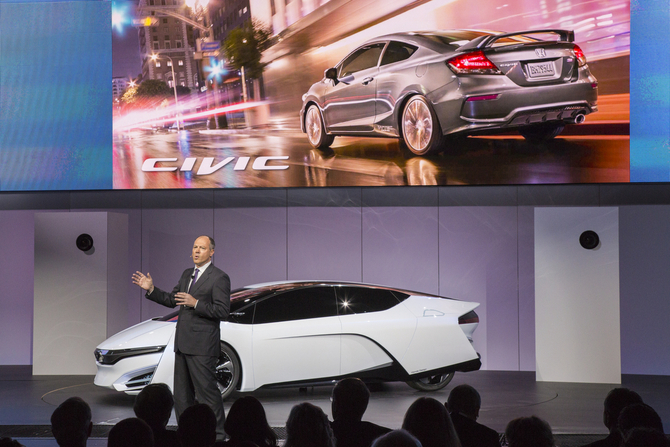 The FCEV previews Honda's 2015 fuel cell vehicle