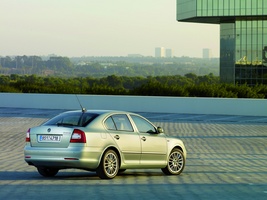 Skoda Octavia 2.0 TDI Elegance DSG 6v