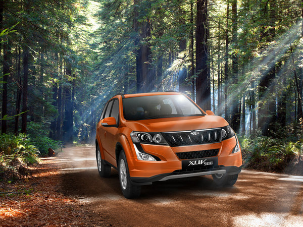 Mahindra XUV500 W8 AT