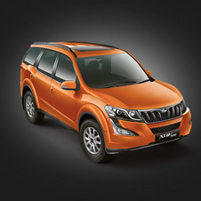 Mahindra XUV500 W10