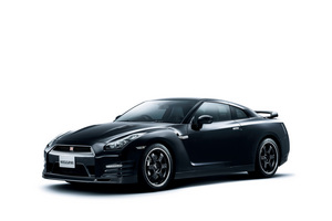 Nissan unveils the revised GT-R