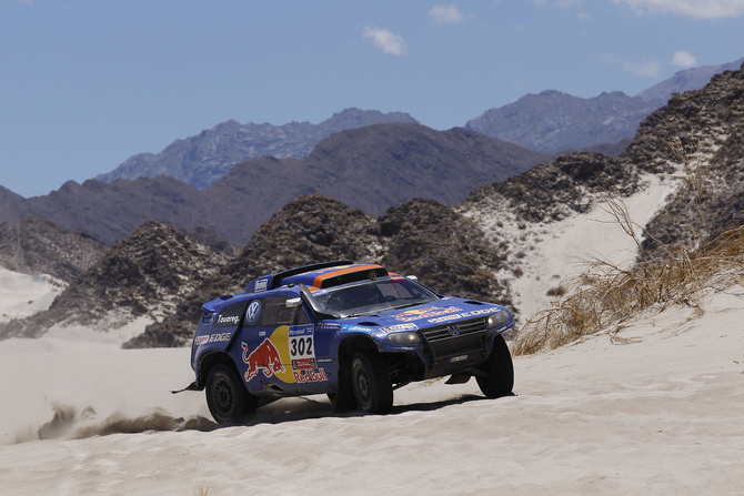 De Villiers wins as Sainz looses ground to Al-Attiyah