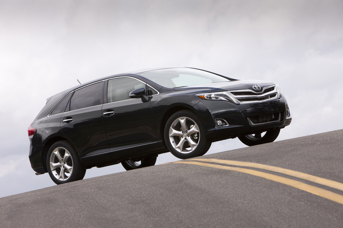 Toyota Venza Gets New Bumper and More Standard Features for 2013