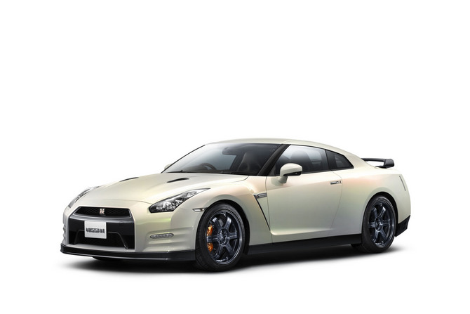 Nissan unveils the revised GT-R