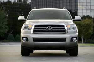 Toyota Sequoia SR5 5.7L 4X2