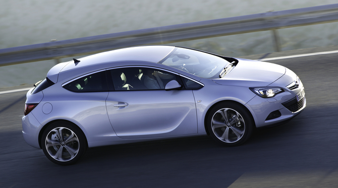 Opel Astra GTC Gen.1