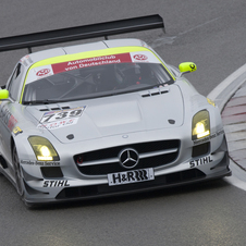 SLS AMG GT3 gets first race victory