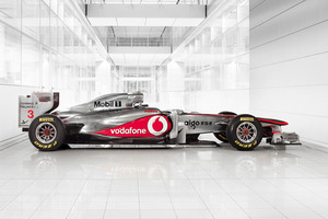 McLaren assembles the MP4-26 live in Berlin